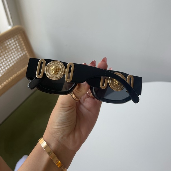 VERSACE TRIBUTE OVAL SUNGLASSES - Picture 8 of 11